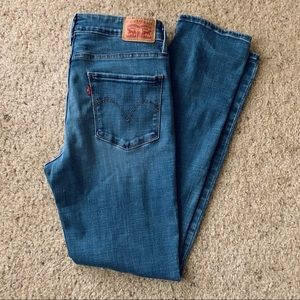 Levi’s mid wash skinnys